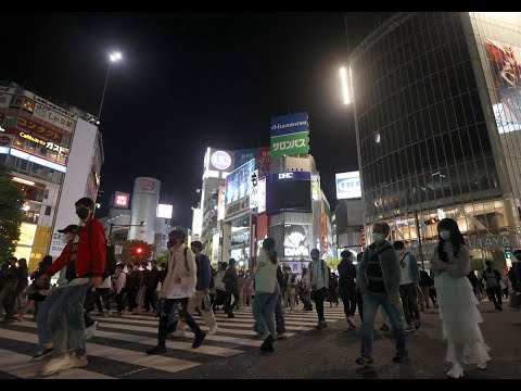 国内の新型コロナウイルスによる累計死者数は１万人に迫った。東京、大阪など４都府県は緊急事態宣言下でも人出は十分に減らず、５月１１日までに感染段階をステージ２（感…