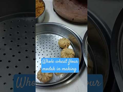 let's make modak#mumbaikarprajakta #food#modakbananekatarika #ytshorts#modakwithoutmould #sankashti