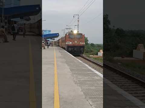 Ananthapuri  Express Chennai to Kollam Train Arriving at Nanguneri Station #shortsvideo #trending