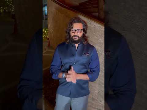 #riteshdeshmukh new look goes VIRAL😍 stuns in the VIRAL video#viralshort #bollywood #bollyfashion