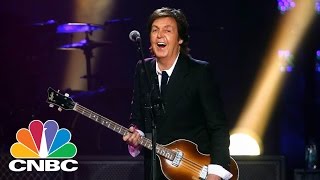 Paul McCartney Signs Capitol Records Recording Contract | CNBC