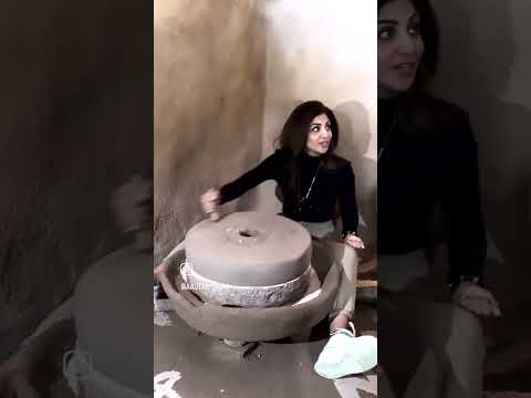 Shilpa Shetty has shared a video on her Instagram of grinding flour while running a mill. #news