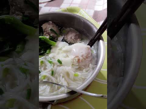 My simple lunch rice noodles with meat balls, egg and veges #followers #highlights