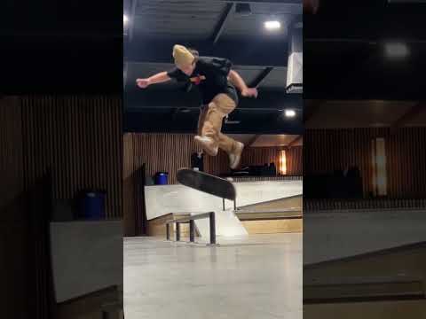 Torey Skate Clip 6