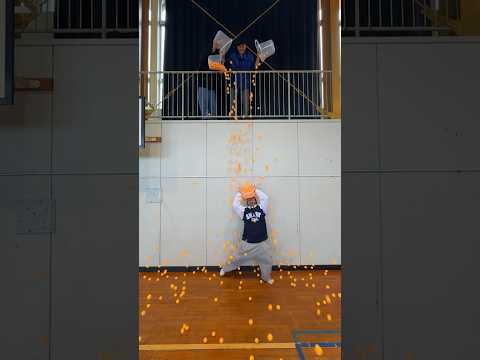 300 ping pong balls come a-falling. How many can you get?! #shorts