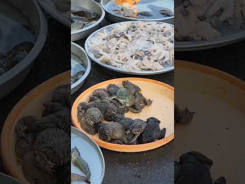 Visiting a Wet Market Saigon - Travel Ho Chi Minh City