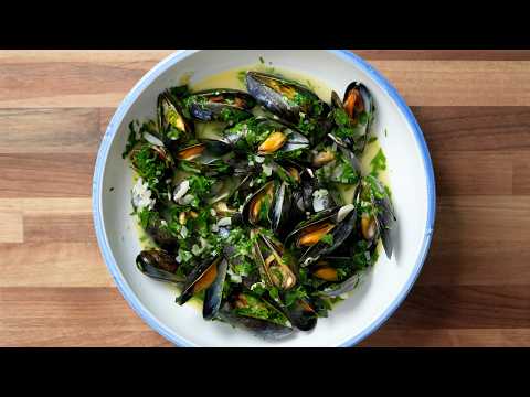 Classic Moules Marinières – French Steamed Mussels with Damien Leroux