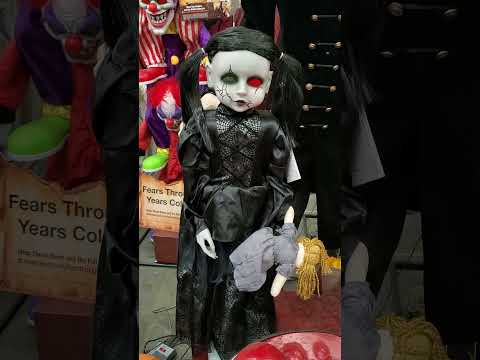 Home Depot Animatronic Creepy Girl #halloween #shorts #halloweenanimatronics