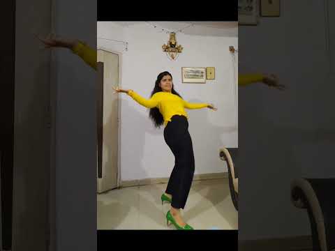 Husn Parcham | Dance | #shorts #husnparcham #youtubeshorts #ytshorts