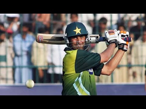 Younis  Khan masterful 82 VS South Africa 2007 Multan