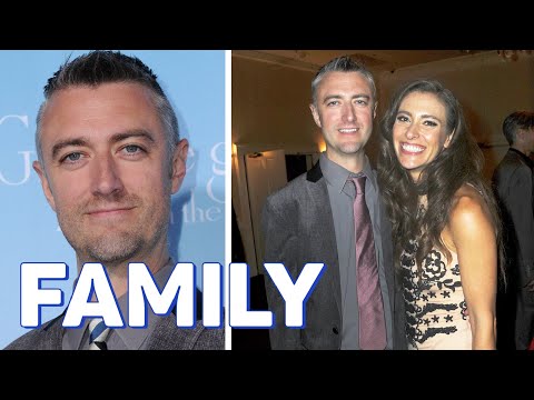 Sean Gunn Family & Biography