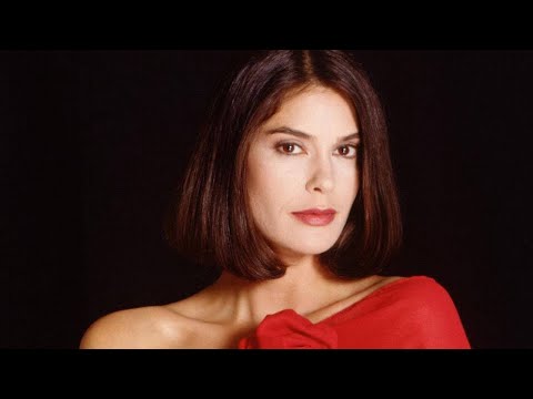 SEXY TERI HATCHER PHOTOS: Pantyhose, Stockings, Tights,Heels, Mini Skirt,MiniDress