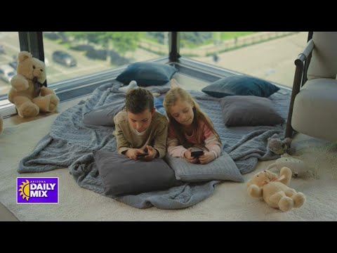 What's the link between screen time and mental wellbeing for kids?