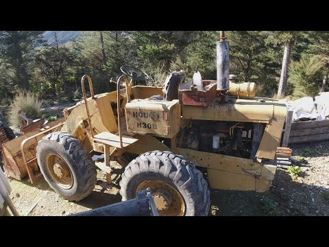 Fixing the Hough 30 Payloader and putting it back to work..