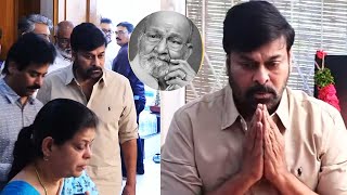 Megastar Chiranjeevi Emotional Moment | Chiranjeevi Visuals @ Director K Vishwanath House