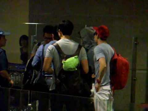 [201111] 2PM Leaving Singapore at Changi Airport Departure Hall Terminal 3!!!