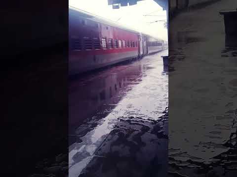 Kamakhya Puri Express LHB Coach #High Speed Rain#crossing #shortsvideo