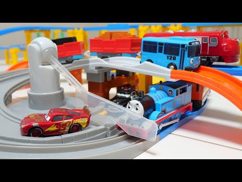 Tomica and Plarail run side by side ☆ Fun layout of 3 large courses ♪