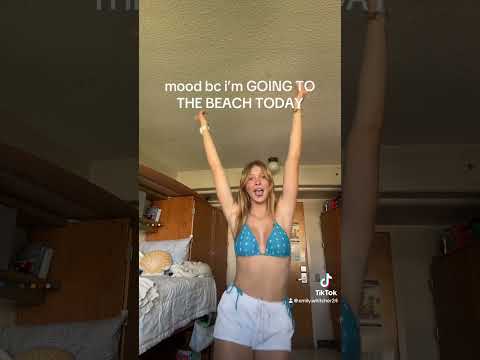 don’t mind the dance moves, i’m very excited #beach