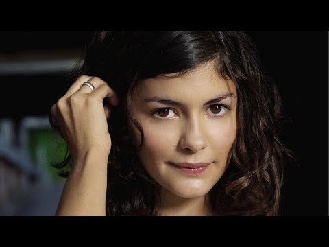 SEXY AUDREY TAUTOU PHOTOS: Pantyhose, Stockings, Tights,Heels, Mini Skirt,MiniDress