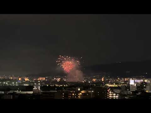 雲の下を這う様に拡がる雷⚡️伊丹花火大会当日