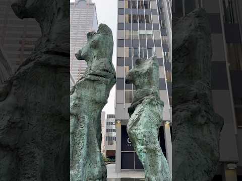 Headless Venus de Milo sculptures add elegance to Midtown Manhattan’s urban landscape! #nyc #travel