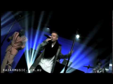 Macklemore & Ryan Lewis - Thrift Shop - Live At Radar