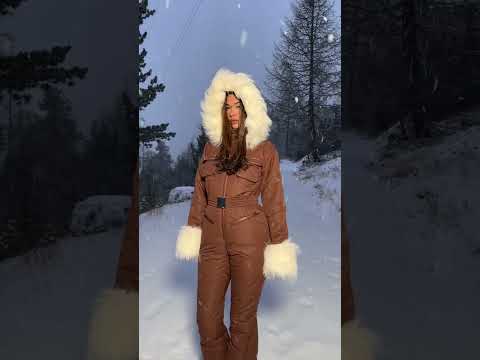 🌨️🤍❄️🎿 #skioutfit #plt #skiing