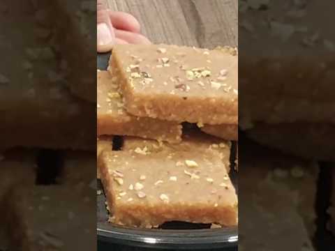 नारियल और बेसन की बर्फी बनाए नए तरीके से नए स्वाद में | Coconut Besan Barfi  #shorts #Barfi