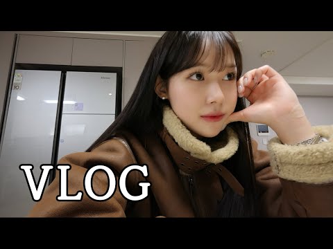 [VLOG]직장인 브이로그ㅣ부지런히 먹고 4키로 찐 근황••🐷ㅣ27살 끝자락 아랫니에 교정기 깐 애🚆ㅣ피자스쿨 먹방ㅣ서브웨이 먹방ㅣ헬스장 브이로그ㅣ