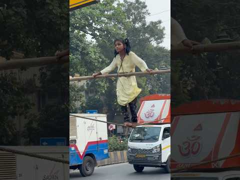 ROAD PERFORMANCE AT LINKING ROAD