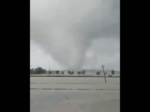 Video of the #cyclone YAAS reaching to the landmass at Balasore district of Odisha. #Yass #Shorts