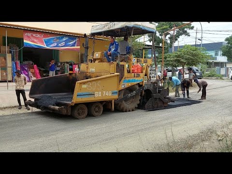 PENGASPALAN JALAN, BITELLI BB704 ASPHALT FINISHER, SAKAI TS200, LAPIS AC-BC