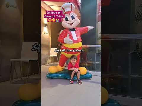 #jollibee #jollibeeAgain Haha  #jollibeebidaangsaya #familyday