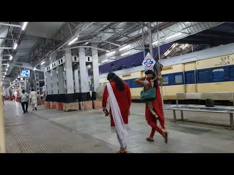 Bhubaneswar Railway Station 20813/Puri-Jodhpur SF Express Arriving Departing, Indian Railways 4k HD