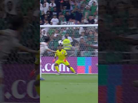 Zion Suzuki's game-saving moment!🇯🇵🧤