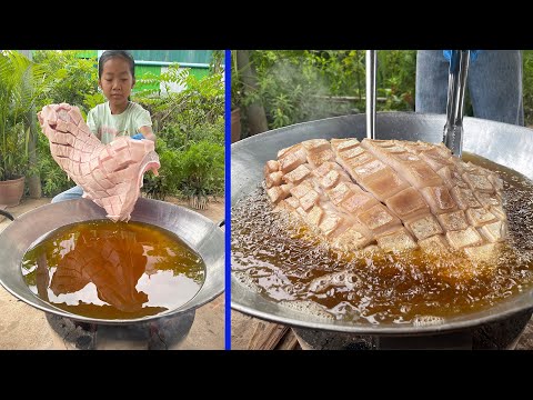 Country girl learn how to cook from Mommy Sreypov - Crispy pork cooking