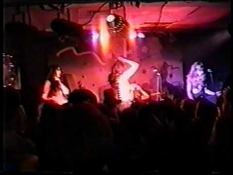 The Donnas - The Bear's Place, Cambridge, MA 1998-11-06