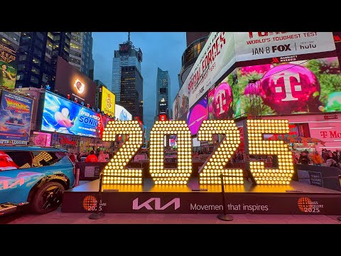 NYC Times Square New Years Eve 2025 Preparation 4K HDR : 2025 Numerals at Times Square Manhattan NYC