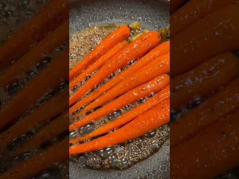 Your Thanksgiving meal can’t be complete without a side of this “Carrot Candy” 🤤🥕