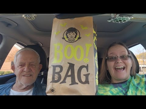 Wendy's Boo Bag Review #foodreview #wendys #fastfood #honestfoodreviews #fastfoodreview