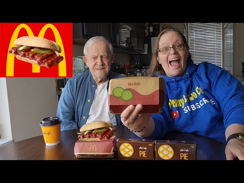 McDonald's McRib Review 2024 #foodreview #honestfoodreviews #fastfood #mcrib #mcdonalds #mcd