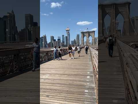 Stunning view of the Manhattan skyline from the Brooklyn Bridge in New York! #brooklynbridge