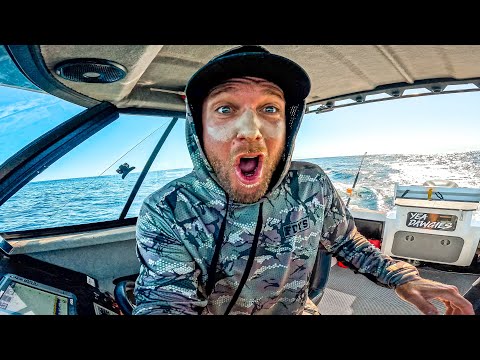 Fighting GIANT SHARKS Solo Hunting For Food - Big Fail