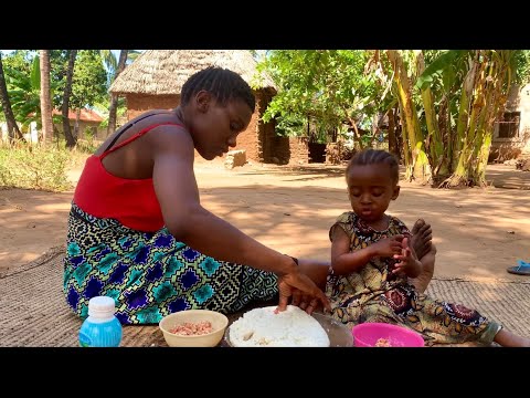 Most Beautiful African Village Mom #cooking African Shakshuka with Corn Flour For Lunch