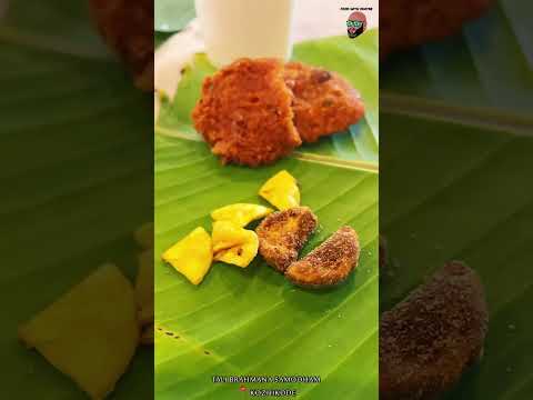 A ‘Pure Veg Sadhya’ made by ‘Tali Brahmana Samooham’ #Kozhikode #KeralaFood #sadhya #sadhyaspecial