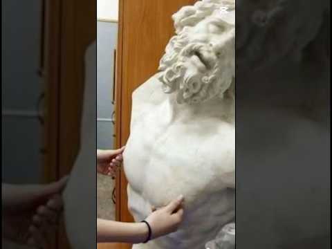 Man Mocks Famous Ancient Statues haha| Funny Reaction You Won’t Expect!