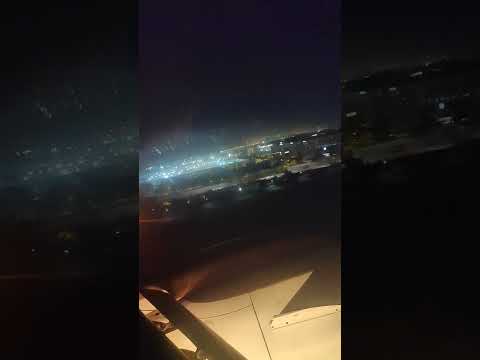 #plane #landing #aeroplane #flight #viral #trending #ytshorts #airport #fly #flyingbeast