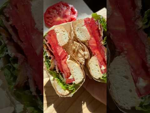 BLT bagel sandwich #homemade #sandwich #bagel #blt #easyrecipe #tomato