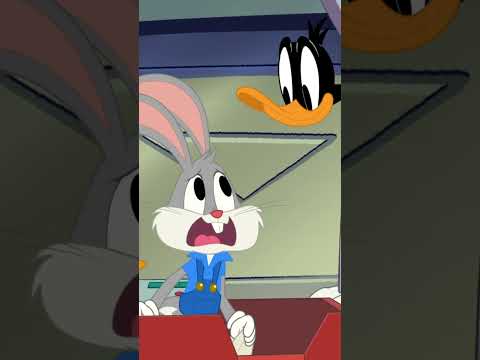 ¡Ataque de bocadillos! 🍎🧃 | Bugs Bunny Builders | #shorts | @WBKidsLatino​